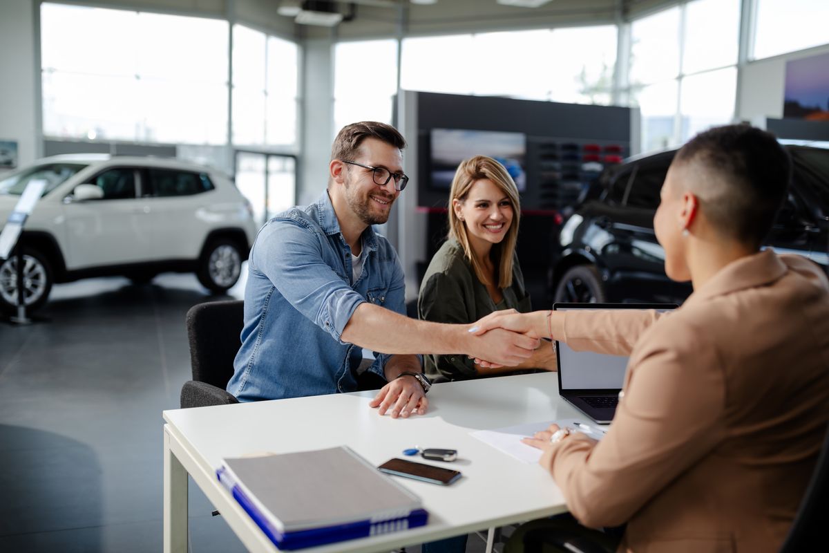 Finding the Best Lawyer to Sue Car Dealership for Fraud or Misrepresentation